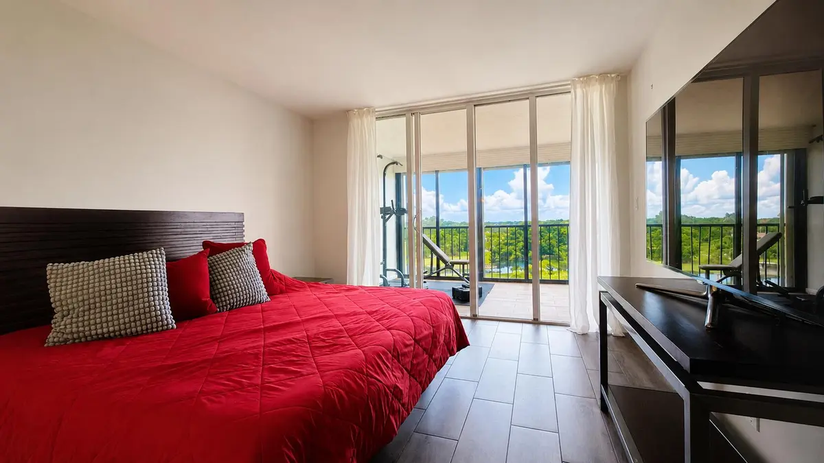New 4 at 16300 GOLF CLUB Road 613, Weston