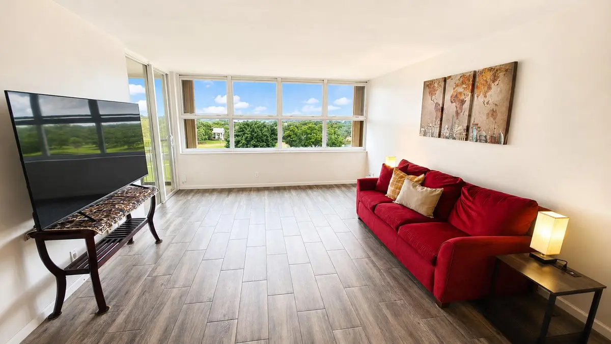 New 7 at 16300 GOLF CLUB Road 613, Weston