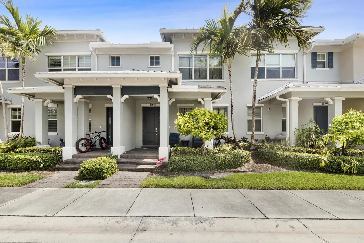 Front of House at 3964 Poinciana Lane, Hollywood