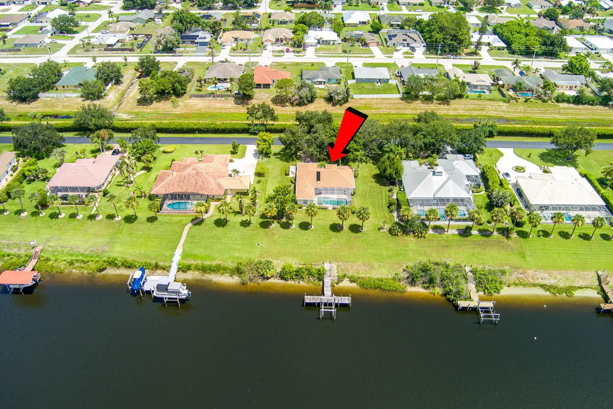 MAX_0020-Edit at 2624 SW River Shore Drive,