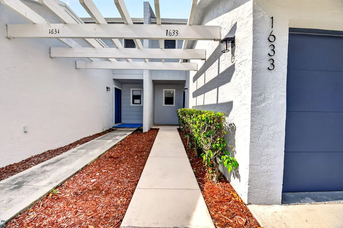 Entrance at 1633 Woodbridge Lakes Circle 1633, West Palm Beach