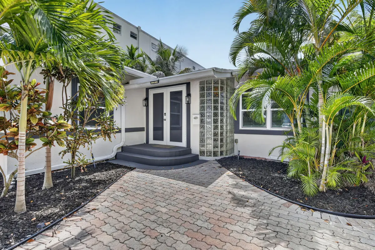 4-web-or-mls-_A7A9419 at 615 NE 13TH Avenue, Fort Lauderdale