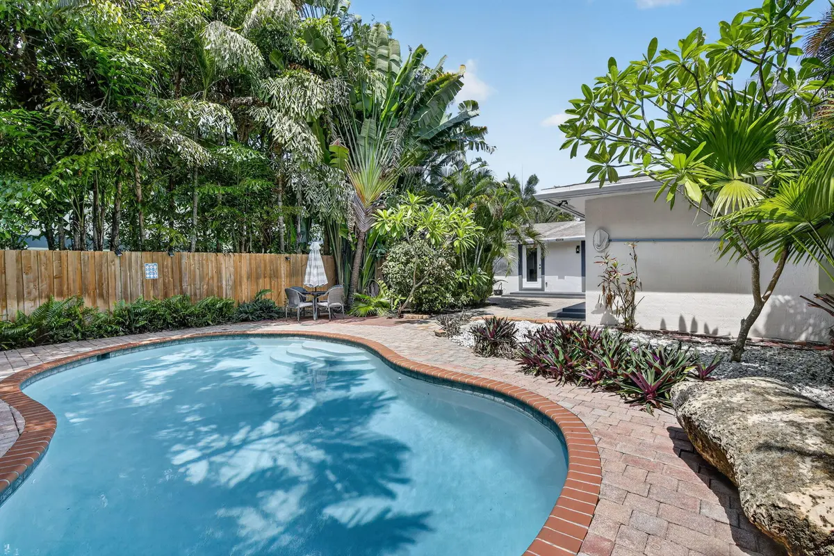 41-web-or-mls-_A7A9602 at 615 NE 13TH Avenue, Fort Lauderdale