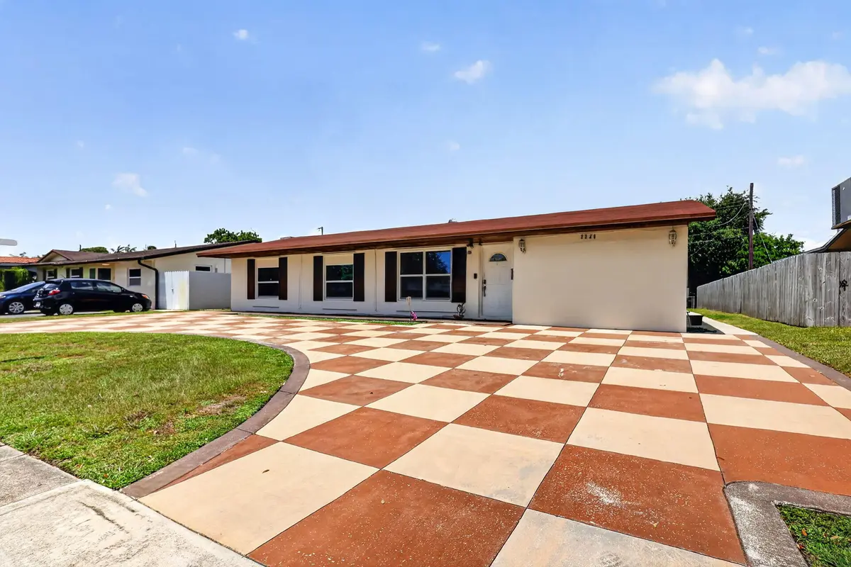 Exterior at 2220 N 47th Avenue, Hollywood