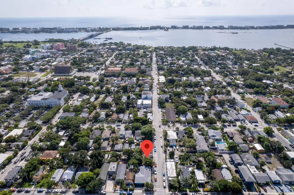 3 BLOCKS TO DOWNTOWN at 612 3rd Avenue, Lake Worth Beach