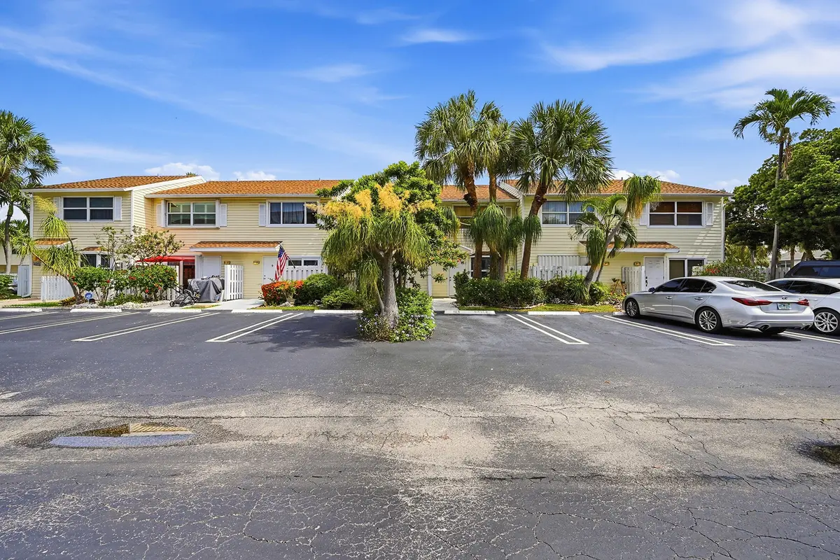 01_stl_7914 at 2627 NE 15th Street, Pompano Beach