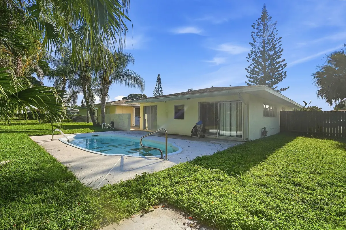 Rear at 854 SE Tierra Court, Port St. Lucie