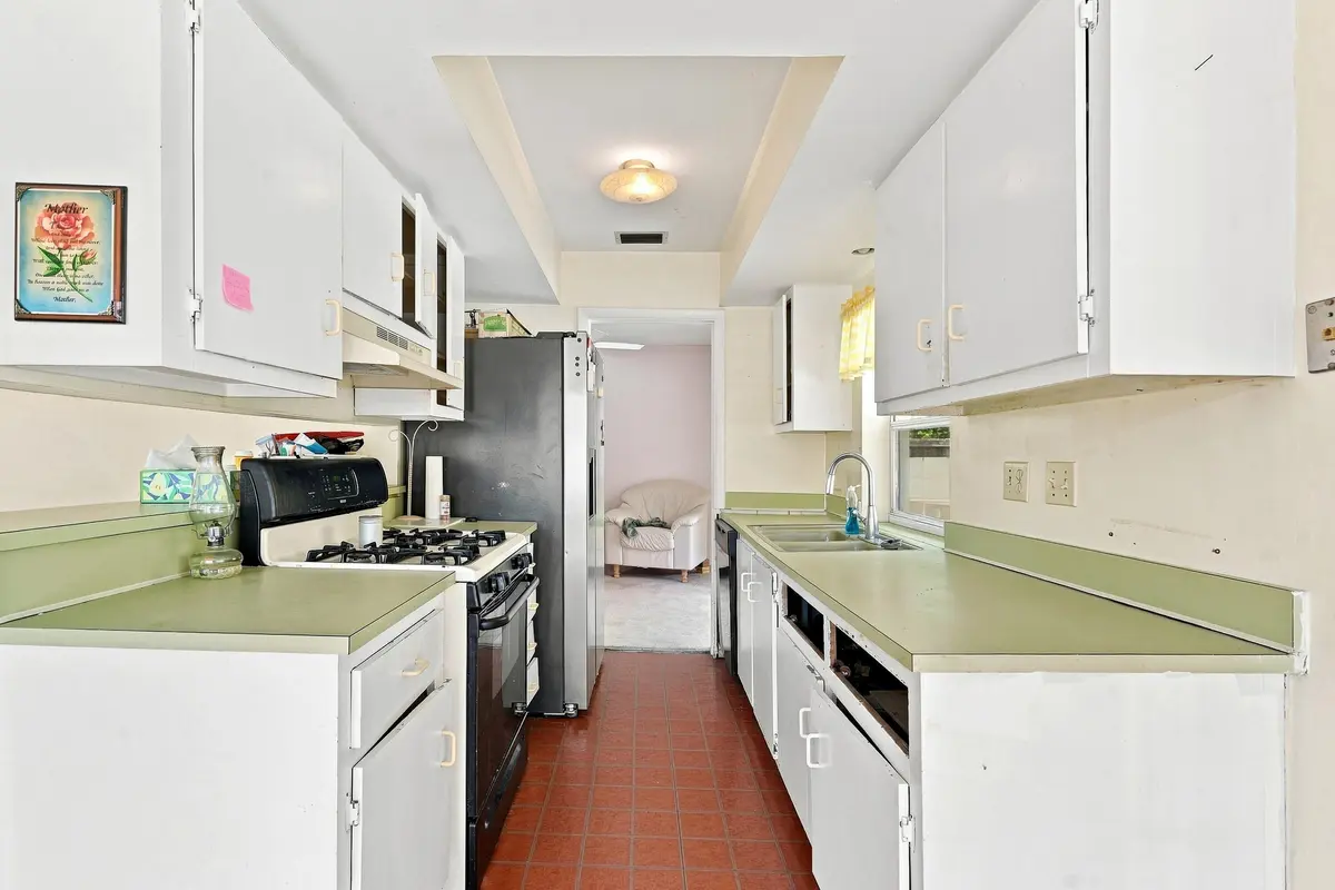 Kitchen at 854 SE Tierra Court, Port St. Lucie