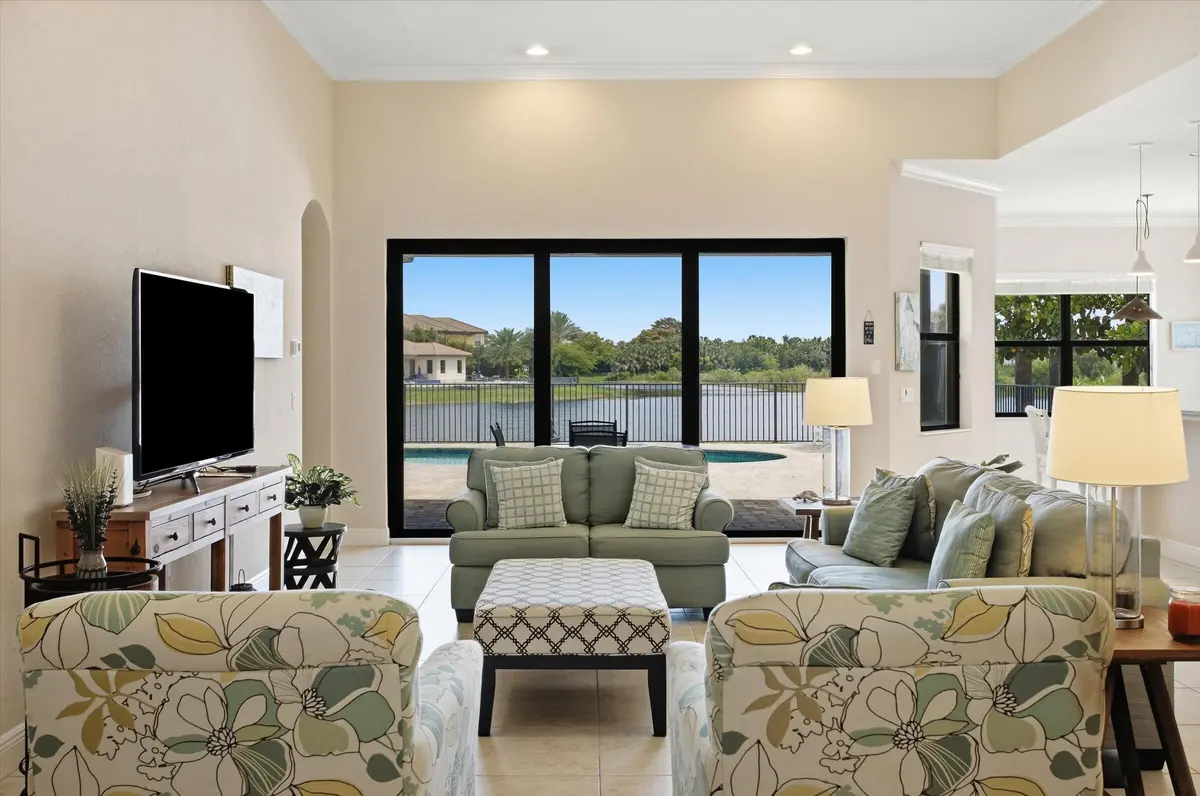 Living area at 11513 NW 81st Place, Parkland