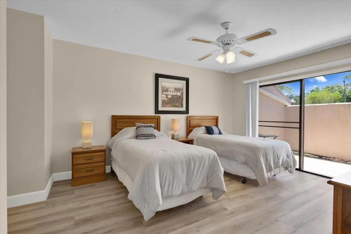 10-GG3A5178 at 3303 SE Sandpiper Circle, Port St. Lucie