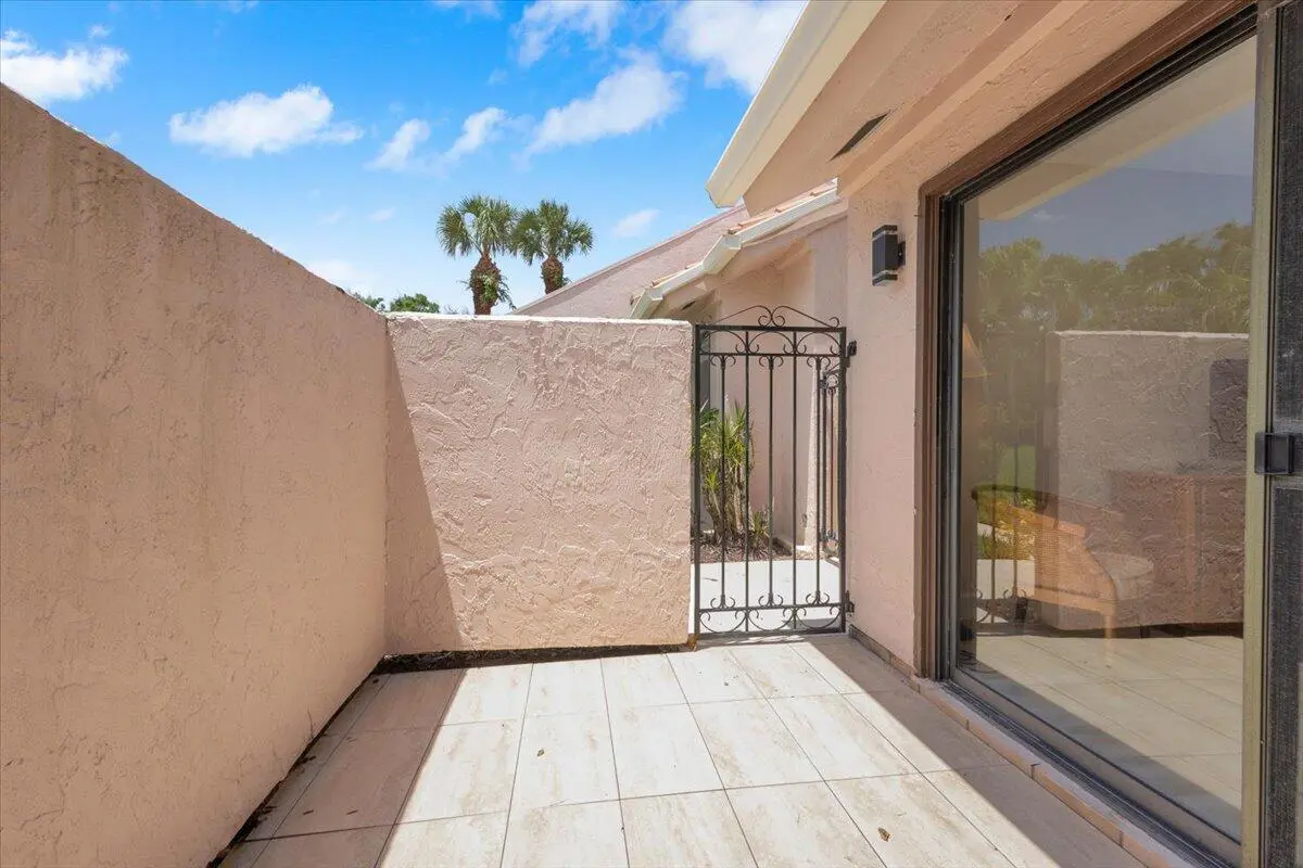 51-GG3A5308 at 3303 SE Sandpiper Circle, Port St. Lucie