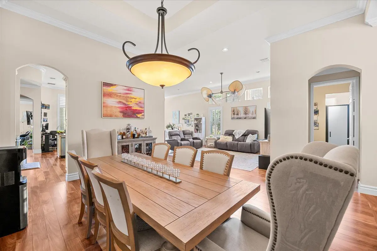 Dining at 910 SW Lost River Shores Drive, Stuart