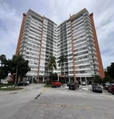 Pic 1351 at 1351 NE MIAMI GARDENS Drive 803E, Miami
