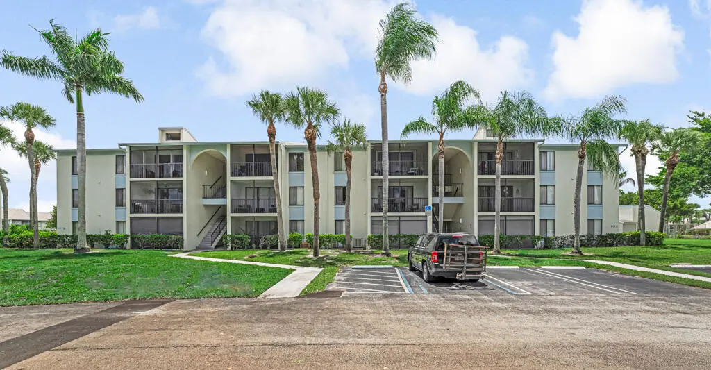 1112 GREEN PINE Boulevard G3, West Palm Beach, FL – photo 1