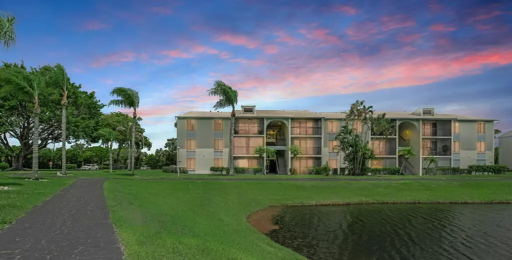 1112 GREEN PINE Boulevard G3, West Palm Beach, FL – photo 2