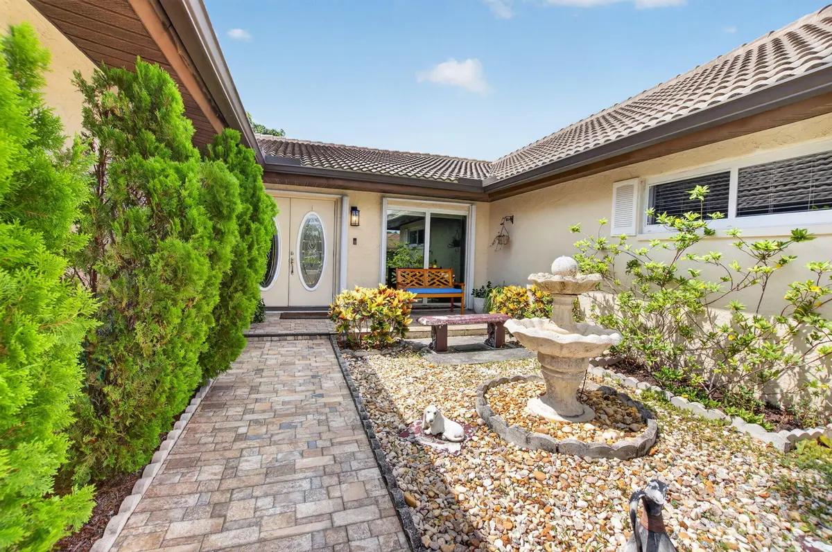 5-web-or-mls-DSC_7331 at 10300 GREENTRAIL Drive, Boynton Beach