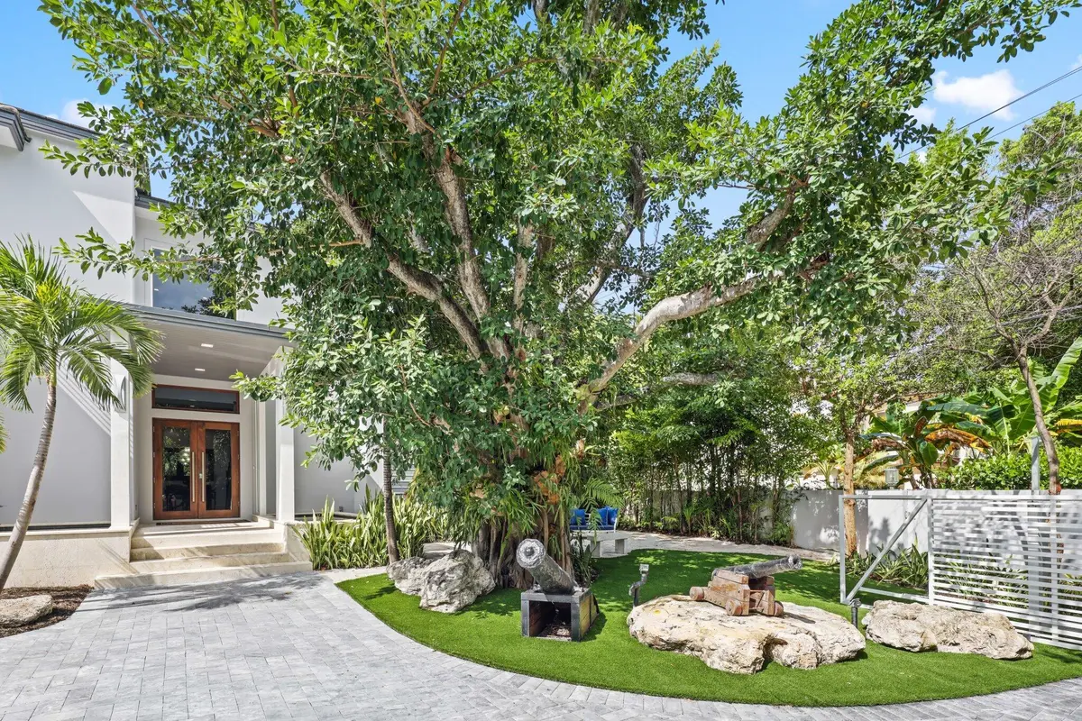 12 Sylvan Lane - 6.jpg-SMALL at 12 Sylvan Lane, Fort Lauderdale