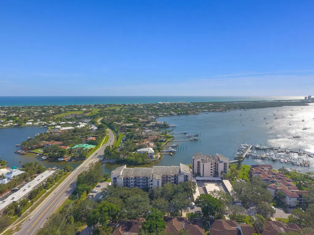 Aerial at 11370 Twelve Oaks Way 614, North Palm Beach
