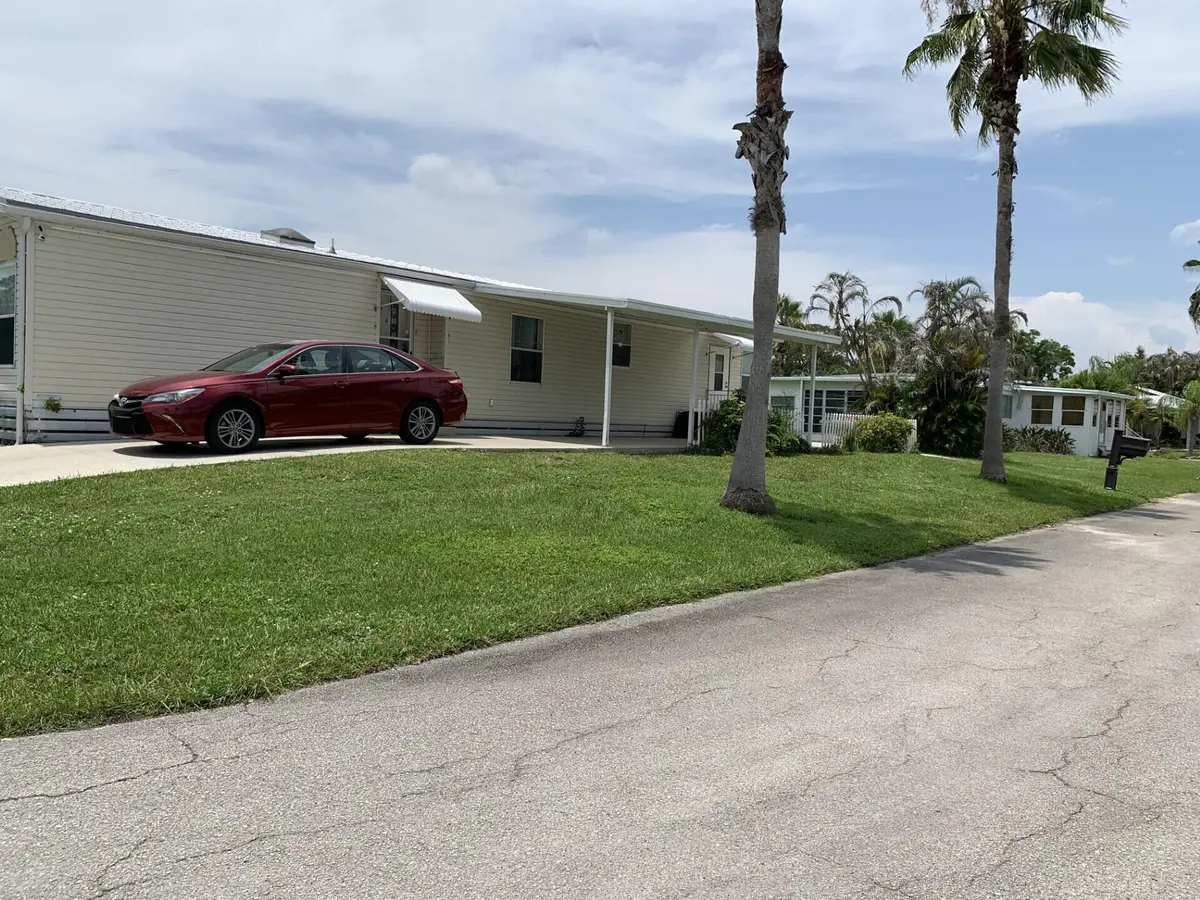 Front Driveway at 28 SE Flamenco Way, Port St. Lucie