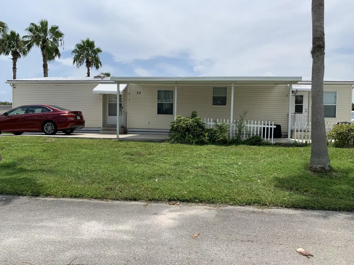 Front at 28 SE Flamenco Way, Port St. Lucie