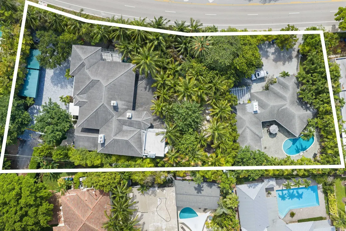 12 Sylvan Lane - 111.jpg-SMALL at 1313 SEABREEZE Boulevard #B, Fort Lauderdale