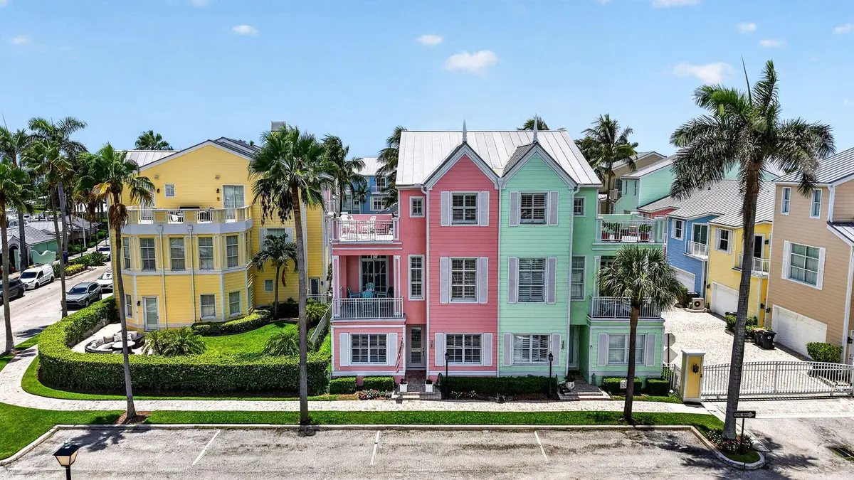Beautiful Townhome on LHP Marina at 2814 Marina Circle, Lighthouse Point