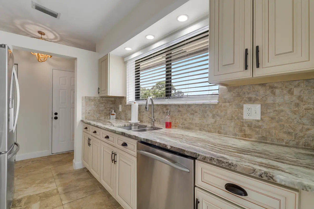 Kitchen at 1102 Wingfoot Drive C, Jupiter