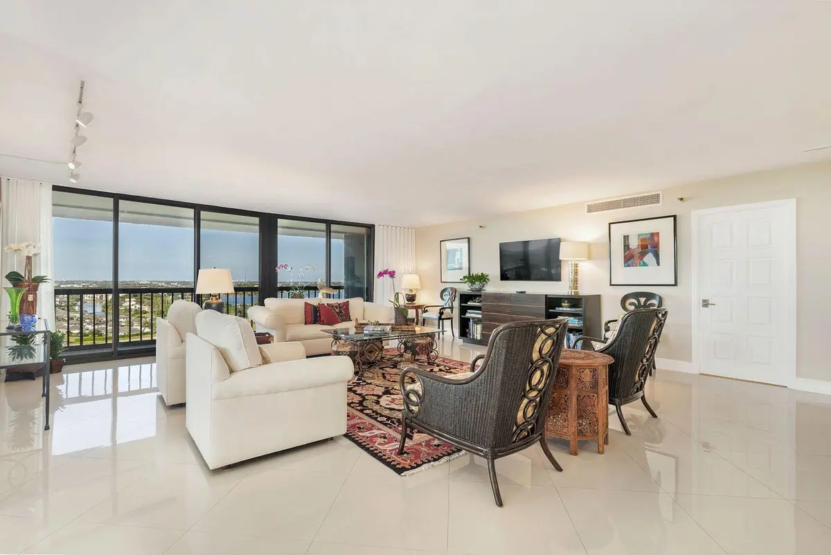 2480 PRESIDENTIAL Way 1901, West Palm Beach, FL – photo 4