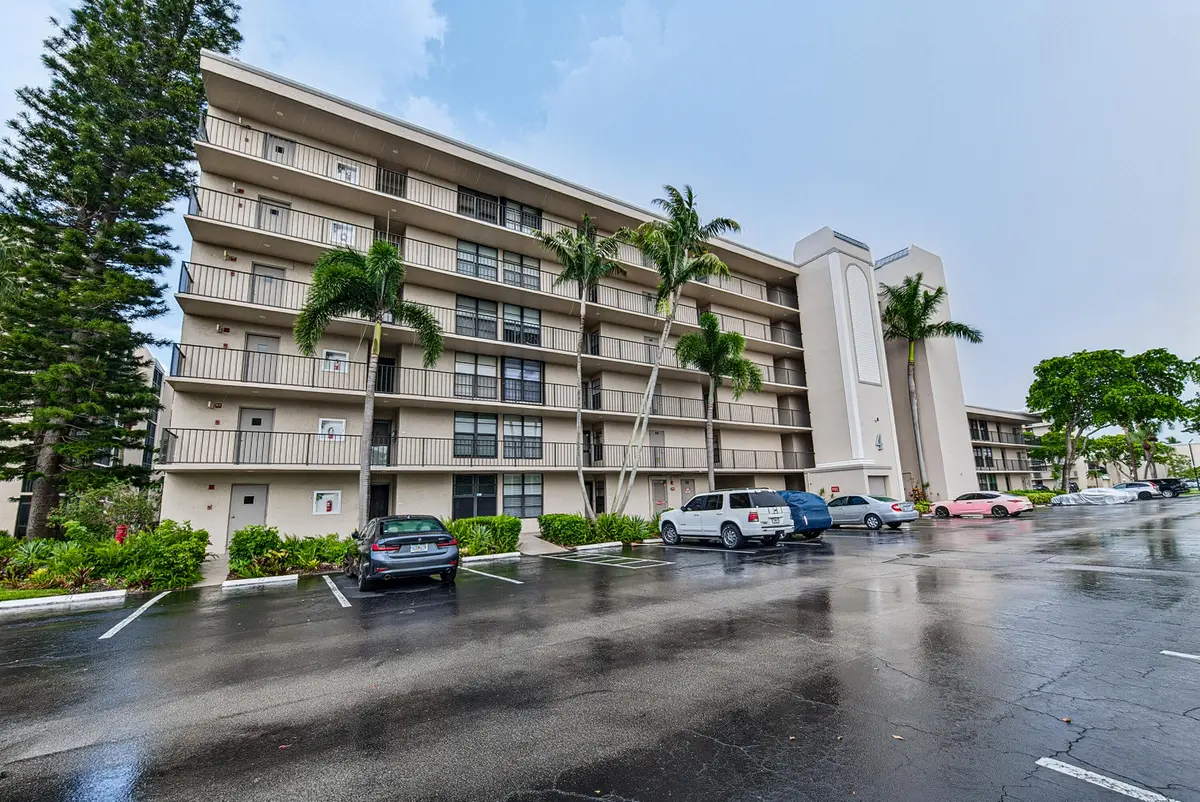 kozak-25 at 4 ROYAL PALM Way 3020, Boca Raton