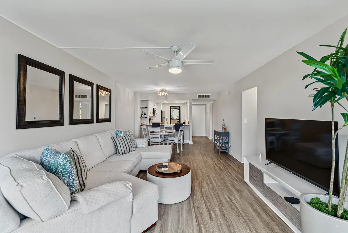 kozak-23 at 4 ROYAL PALM Way 3020, Boca Raton