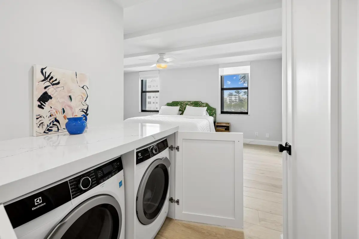 la palma201 laundry at 2860 S Ocean Boulevard 201, Palm Beach