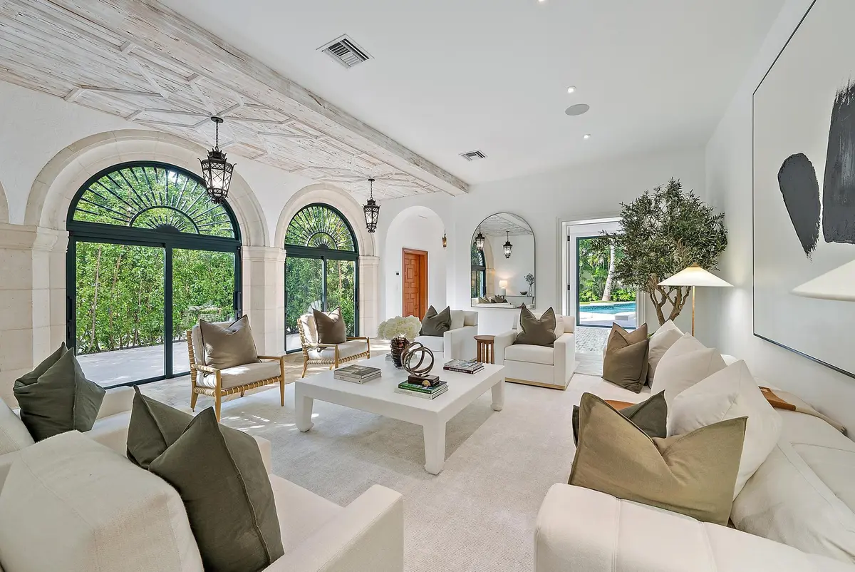 206 Phipps-9 at 206 Phipps Plaza, Palm Beach
