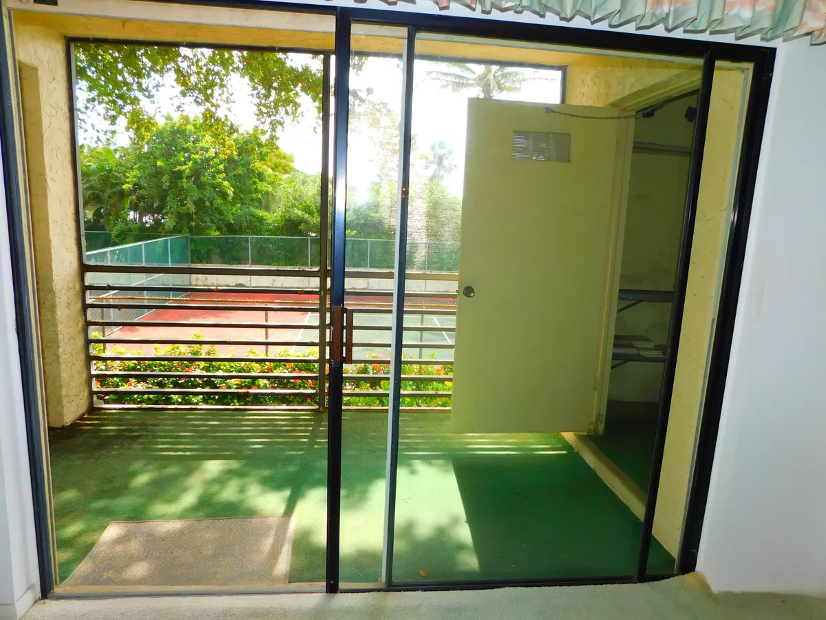 DSCN4860 at 128 S Cypress Road 827, Pompano Beach