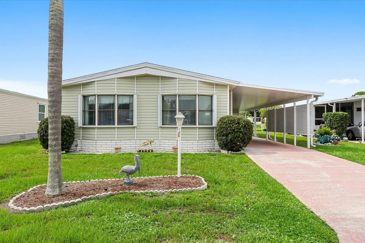 02-trop in-30 at 484 TROPICAL ISLES Circle D-32, Fort Pierce