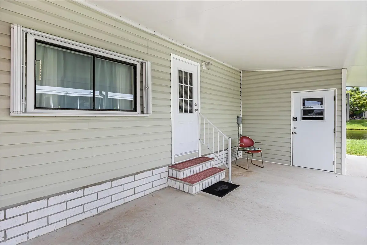 03-trop in-28 at 484 TROPICAL ISLES Circle D-32, Fort Pierce