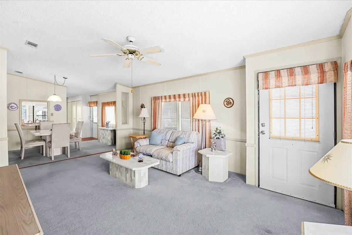 05-trop in-10 at 484 TROPICAL ISLES Circle D-32, Fort Pierce