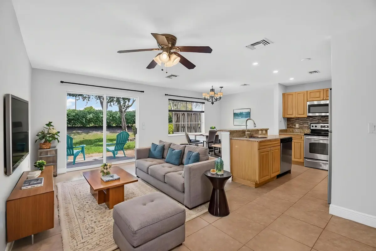 Virtual Staging Cloud - 7-web-or-mls-DSC at 6691 Old Farm Trail, Boynton Beach