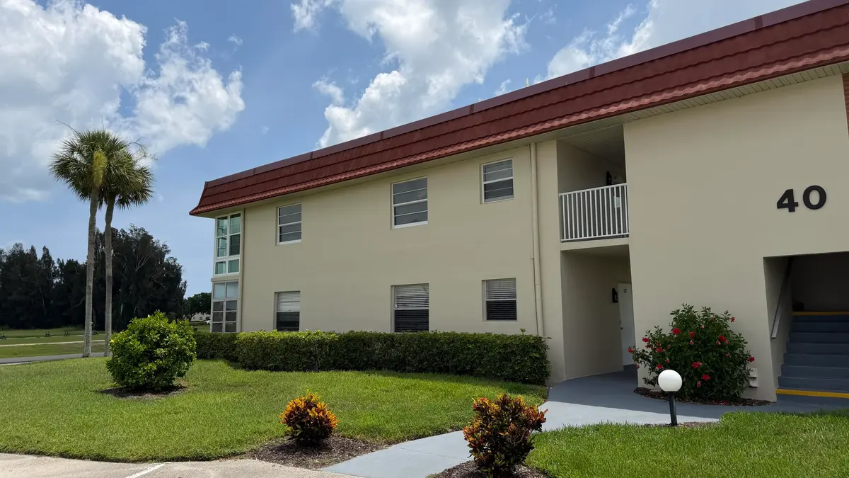 IMG_6735 at 40 WOODLAND Drive 105, Vero Beach