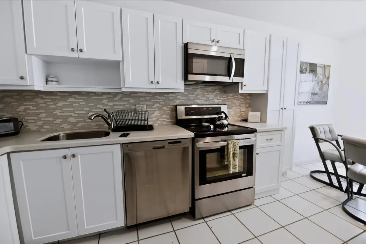 KITCHEN at 11 Southport Lane H, Boynton Beach