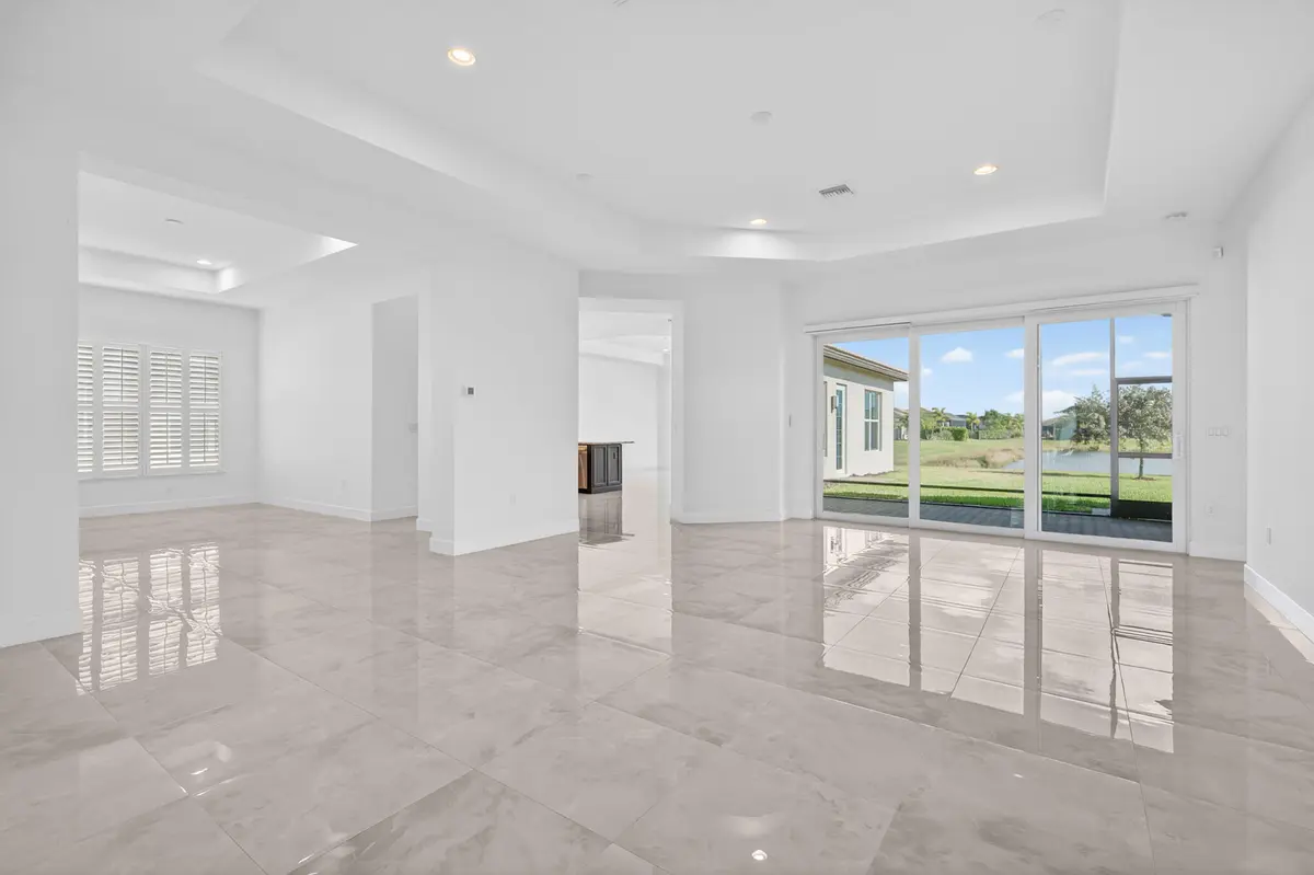 11965 SW SANDY BAY Circle, Port St. Lucie, FL – photo 6