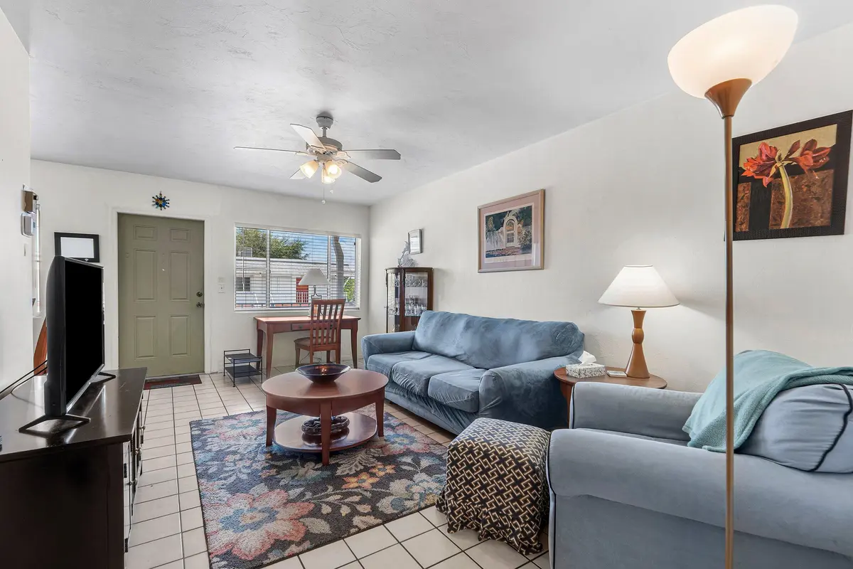 002-3160LakeOsborneDrive-206-LakeWorthBe at 3160 LAKE OSBORNE Drive Bldg 6 Unit 206, Lake Worth Beach