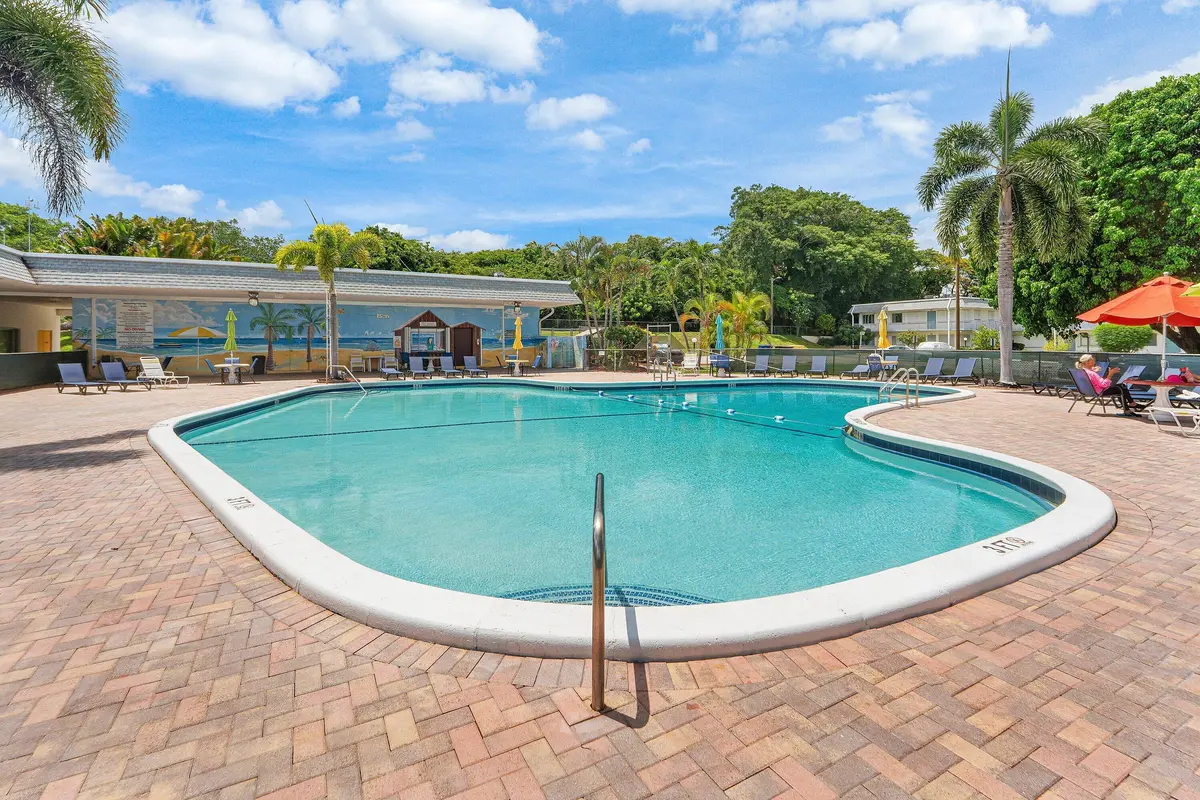 037-Community Pool at 3120 LAKE OSBORNE Drive Bldg 7 Apt106, Lake Worth Beach