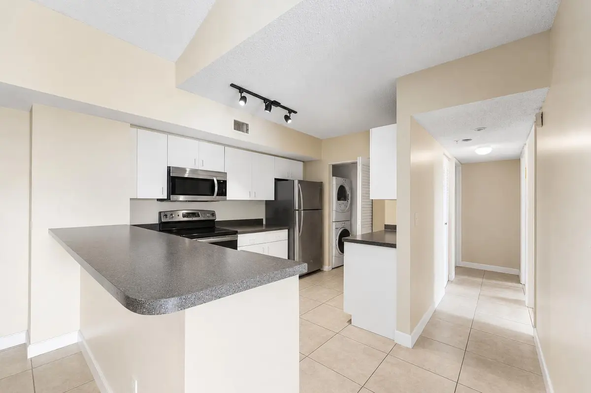 2620 S University Drive 308 at 2620 S University Drive 308, Davie