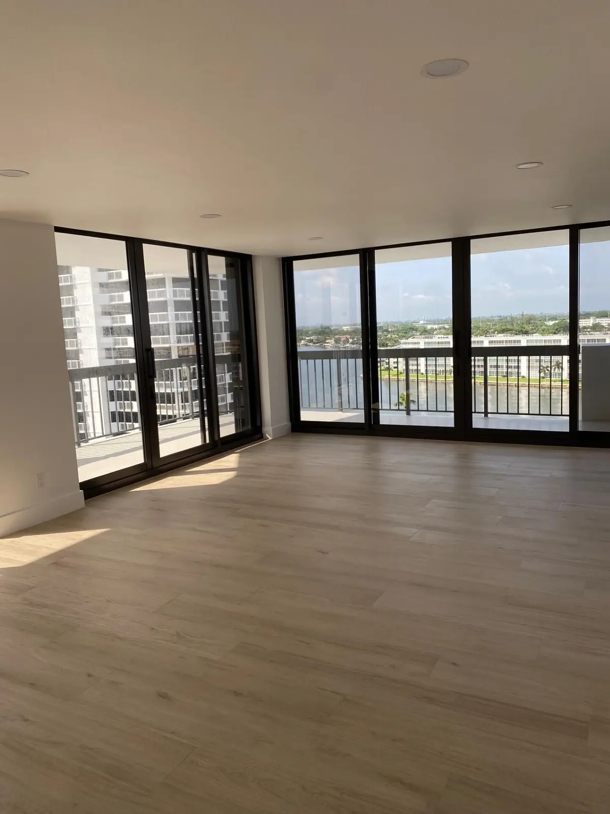LR at 108 Lakeshore Drive 1041, North Palm Beach