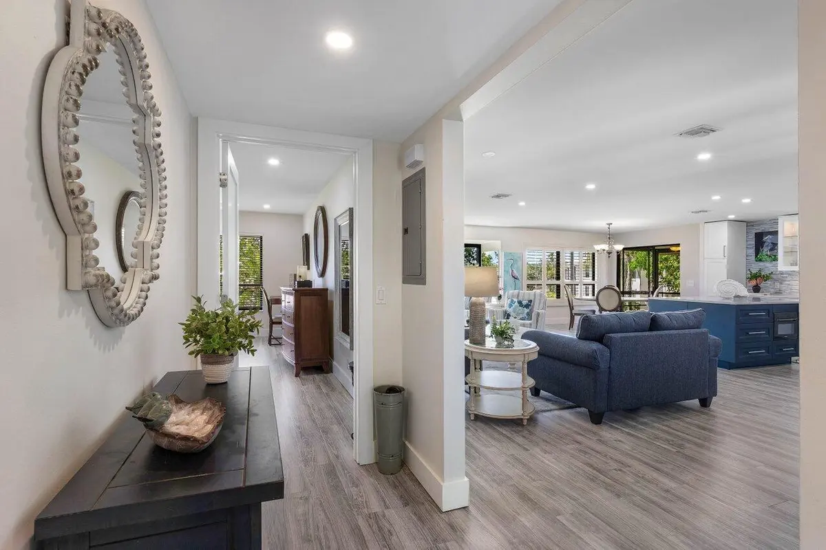 Entry foyer at 10137 Quail Covey Road Hibiscus N, Boynton Beach