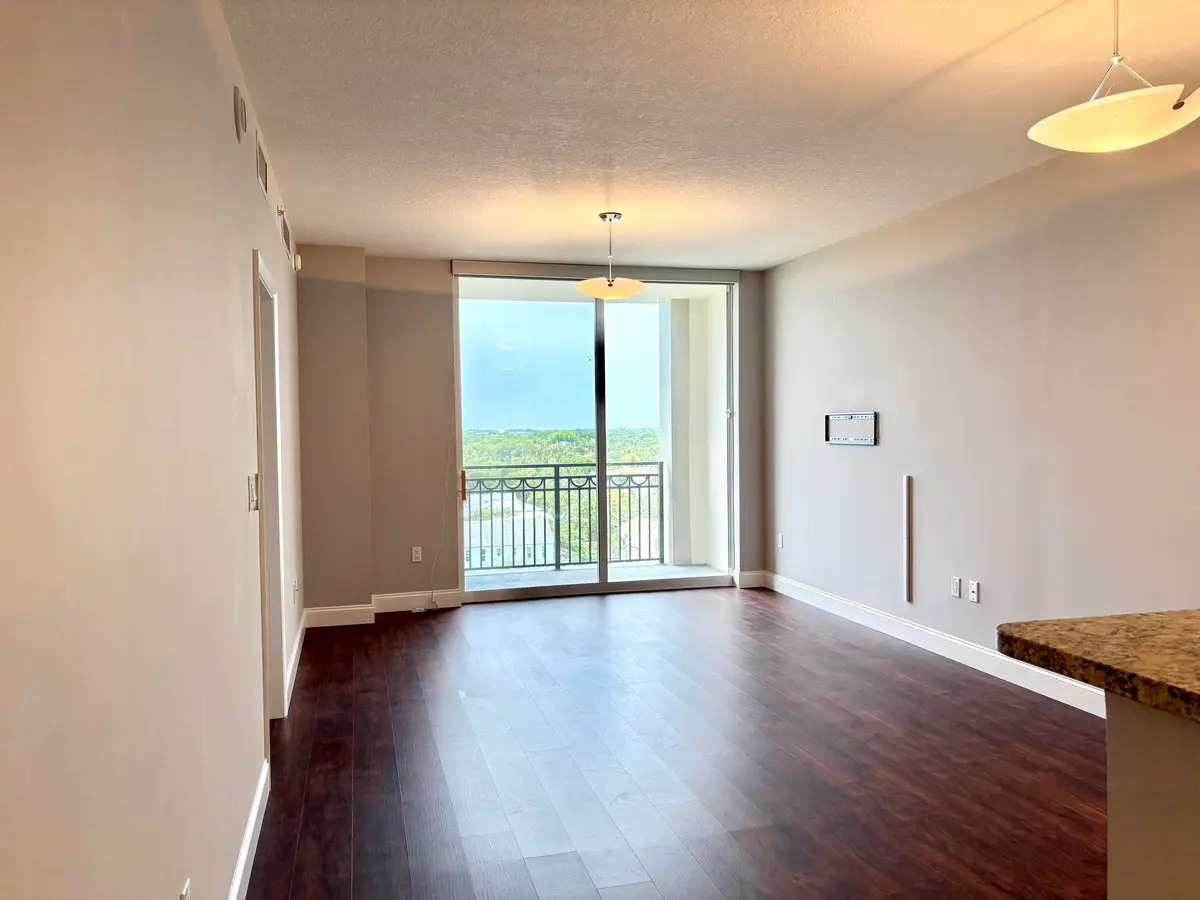 8S at 550 OKEECHOBEE Boulevard 825, West Palm Beach