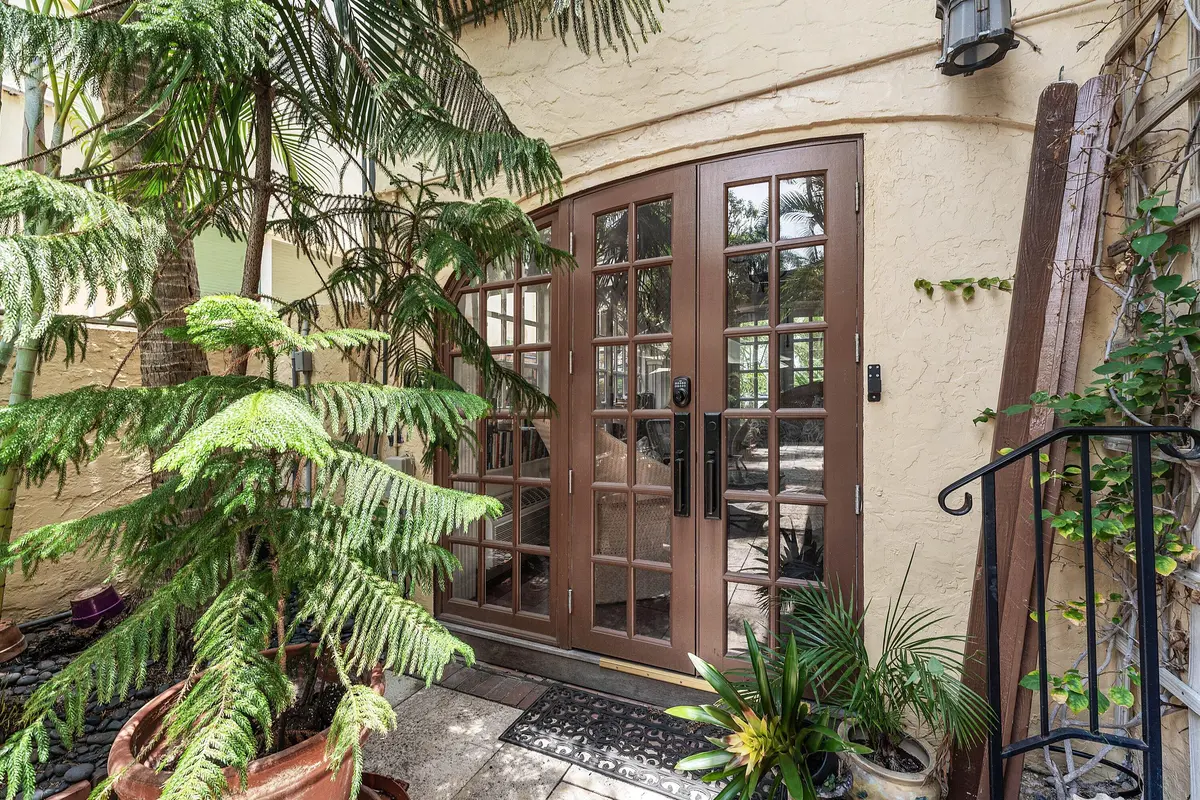 012-232AustralianAvenue-3-PalmBeach-FL-3 at 232 Australian Avenue 3, Palm Beach