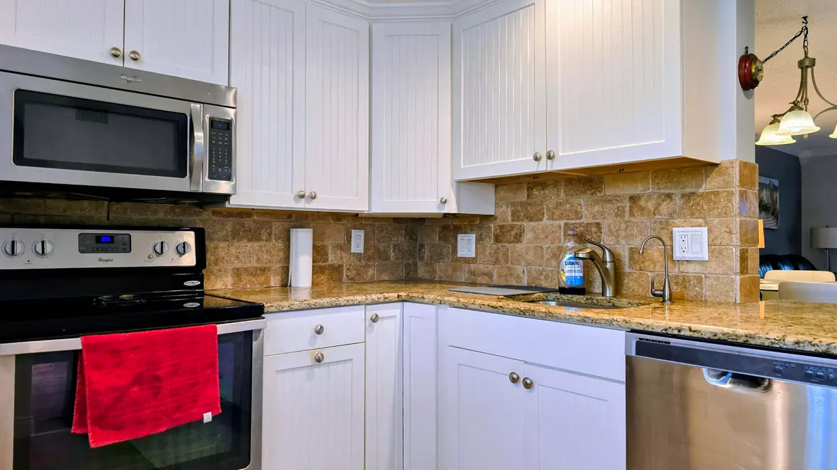 kitchen at 330 NE 26TH Avenue 3120, Boynton Beach