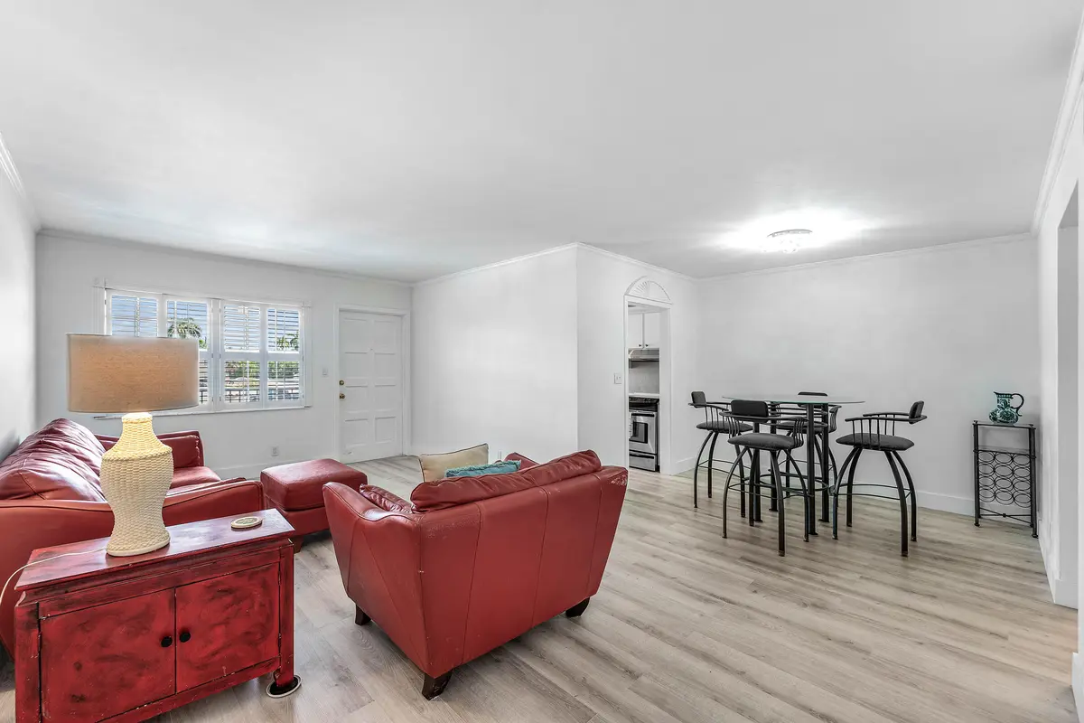 007-4111Northeast21stWay-204-LighthouseP at 4111 NE 21st Way 204, Lighthouse Point