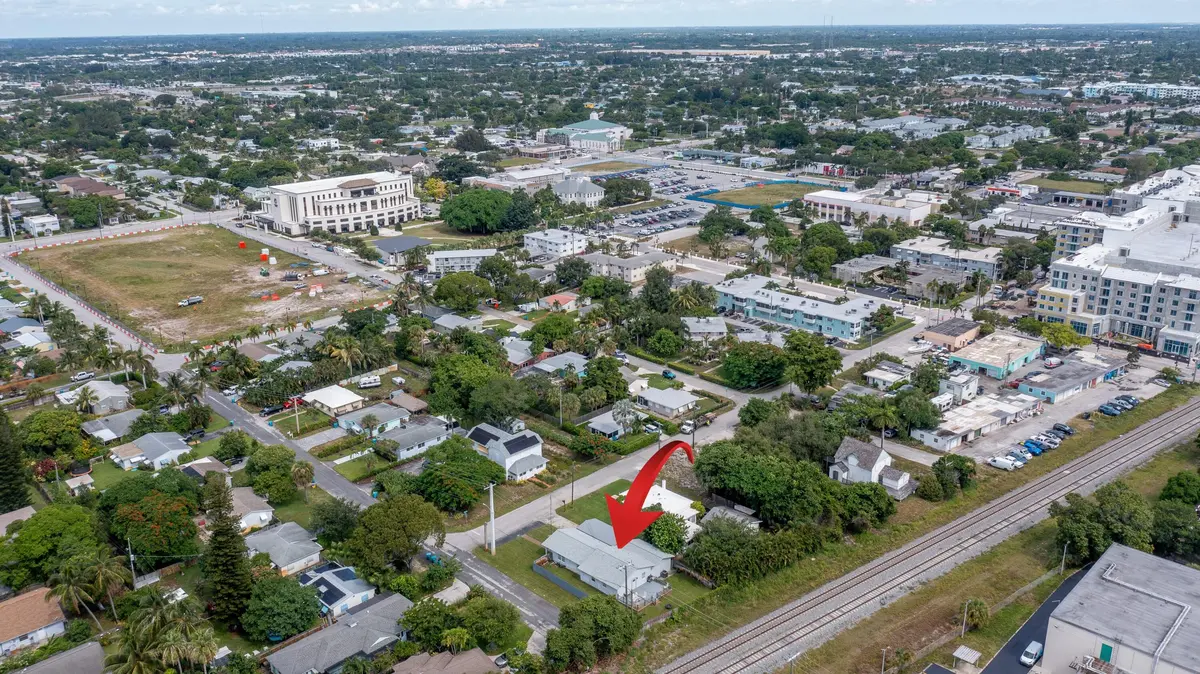 Aerial to the NW at 222 SE 3RD Street, Boynton Beach